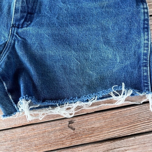 VTG Wrangler Frayed Denim Cutoff High Waist Shorts Sz 33 USA Made Pocket Patch - Picture 7 of 10